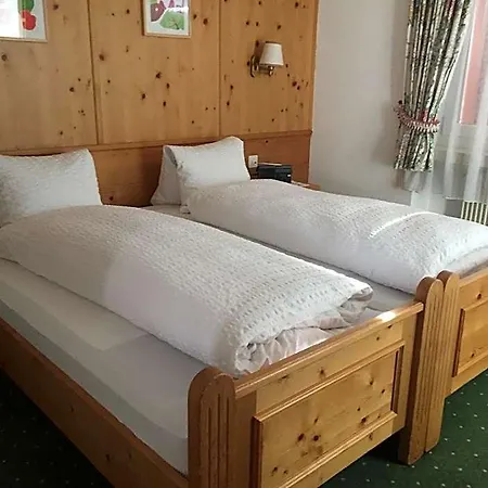 Tamina Hotel *