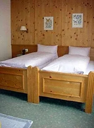 Tamina Hotel